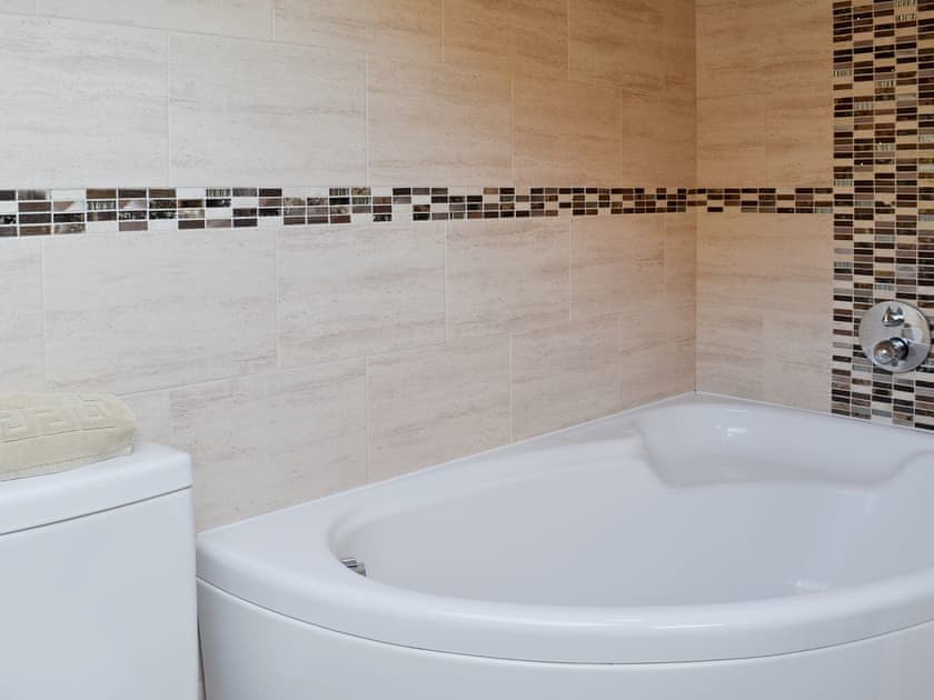 Bathroom | The Landings - Apartment 9, Filey