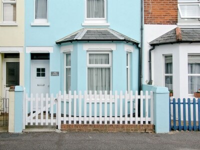 Hope Cottage Ref W43980 In Hythe Near Folkestone Kent