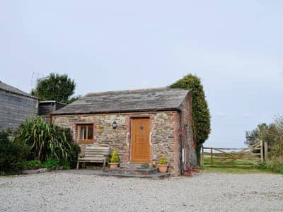 Nellys House Ref W44033 In St Merryn Near Padstow Cornwall