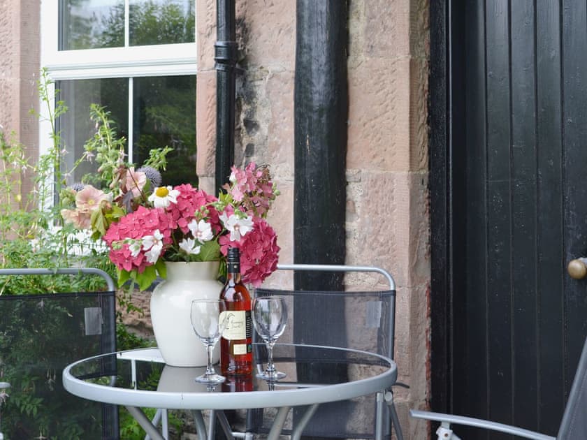 Sitting-out-area | Checkers Cottage, Kiltarlity near Beauly