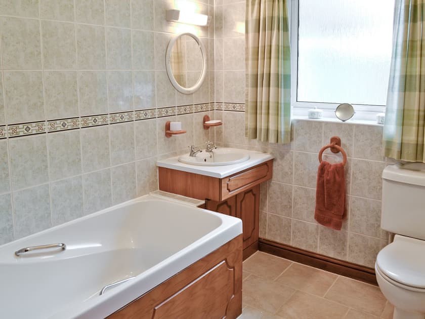 Bathroom | Cleeve Cottages - South Cleeve Bungalow, Churchinford, nr. Taunton