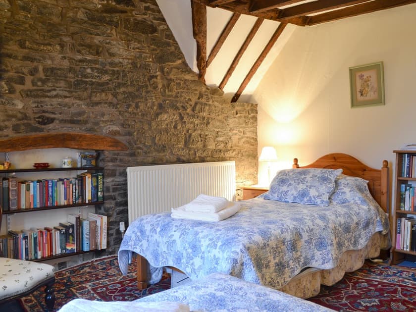 Molly’s Cottage (ref RJL) in Knighton, Powys EnglishCountryCottages