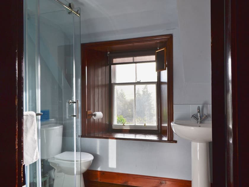Bathroom | Garden Cottage, Aberfeldy, nr. Edinburgh
