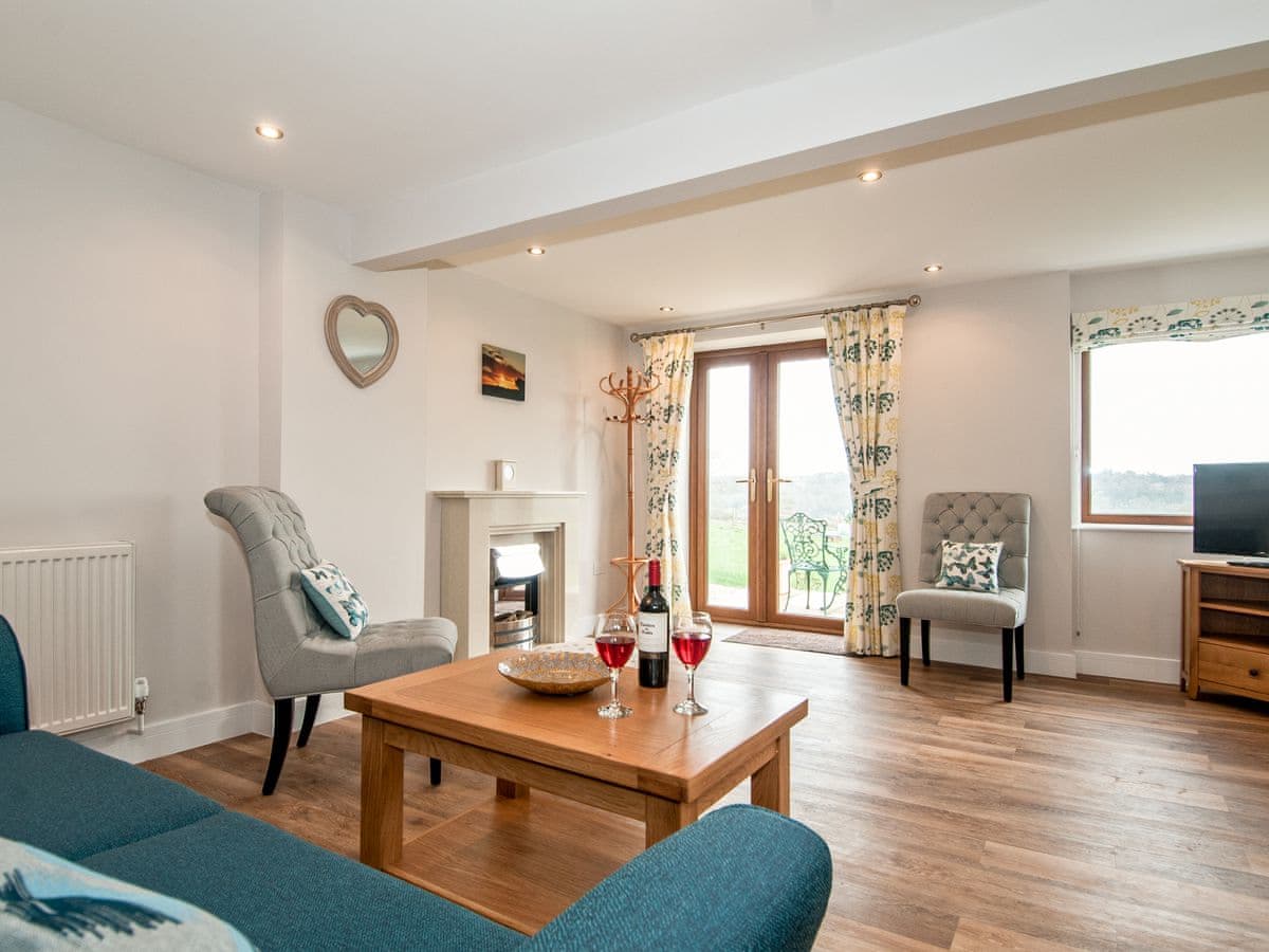 Silver Birch Lodge - Holiday Lodge in Central England - Image 2