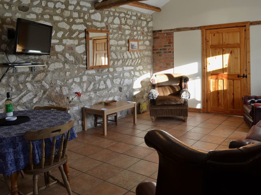Living room/dining room | Beacon Farm - Guillemot Cottage, Flamborough