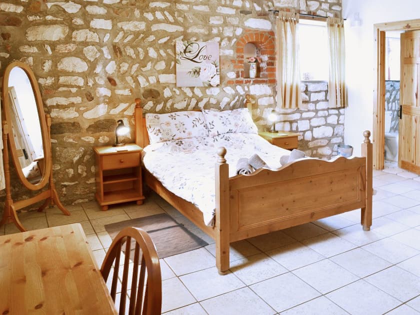 Double bedroom | Beacon Farm - Guillemot Cottage, Flamborough
