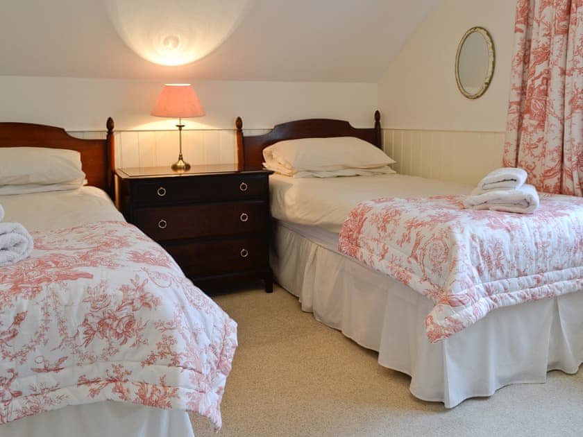Twin bedroom | The Old School House, Icomb, nr. Stow-on-the-Wold