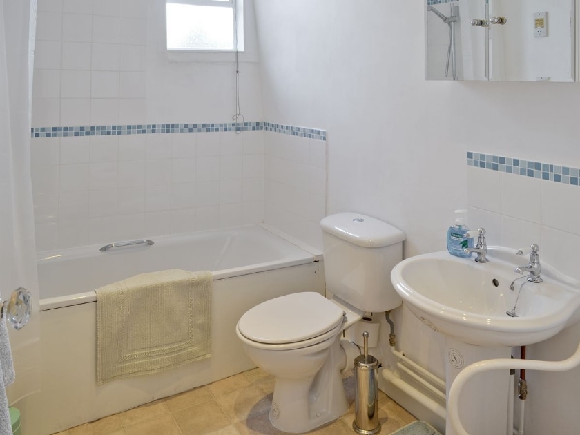 Bathroom | Red Lion Corner, Lavenham