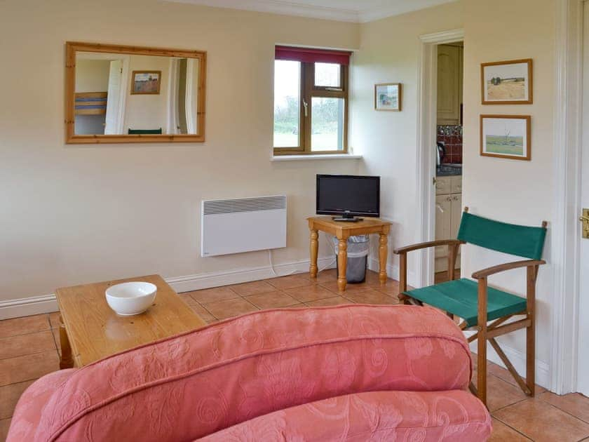 Living room | Linley Farm Cottages - Meadow View Cottage, St Osyth