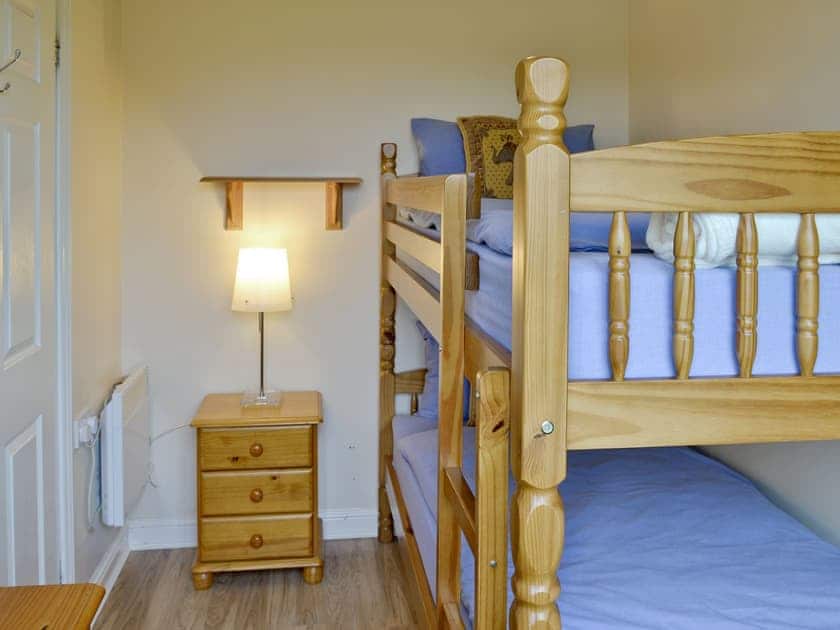 Bunk bedroom | Linley Farm Cottages - Meadow View Cottage, St Osyth