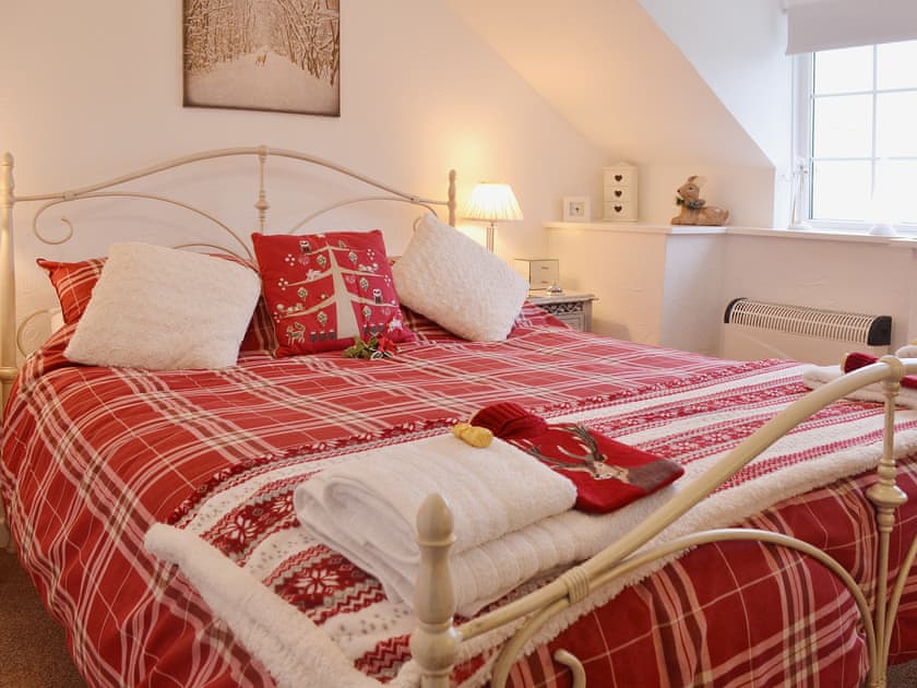 Double bedroom | Salem Fach, Llanfairynghornwy