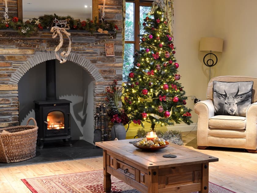 Festively decorated living room  | Church View, Jacobstow, Bude