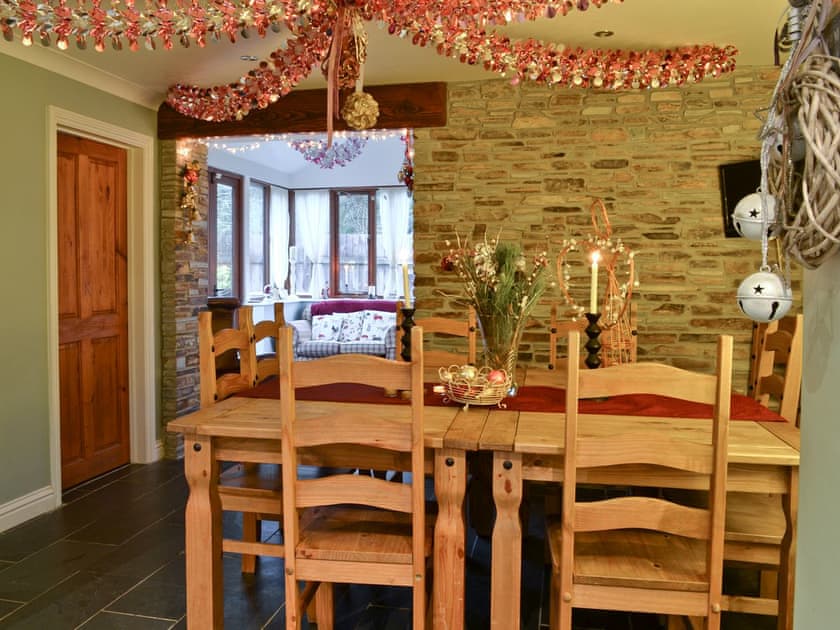 Festively decorated dining room | Church View, Jacobstow, Bude