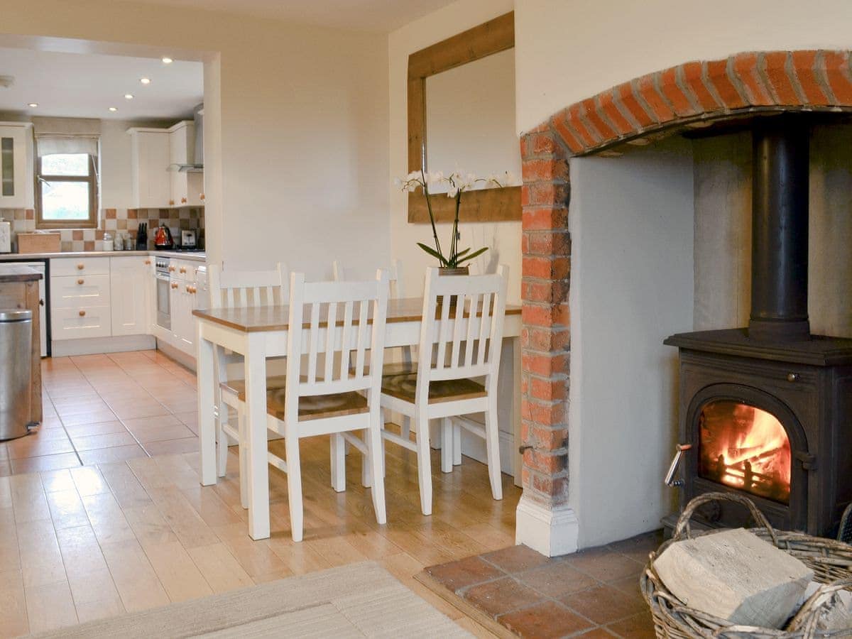Blackthorn Cottage Ref W44168 In Norton Disney Near Newark