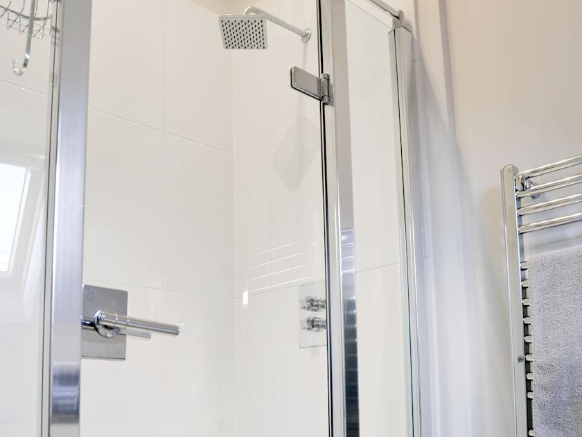contemporary shower | Stratton Mill, Cirencester