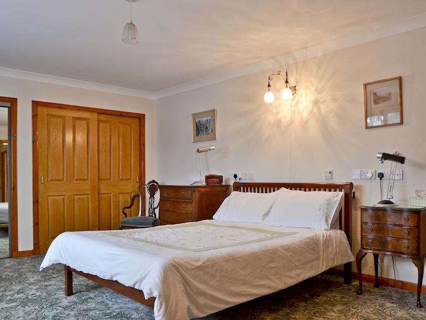Spacious double bedroom | Shielgreen, Blairgowrie