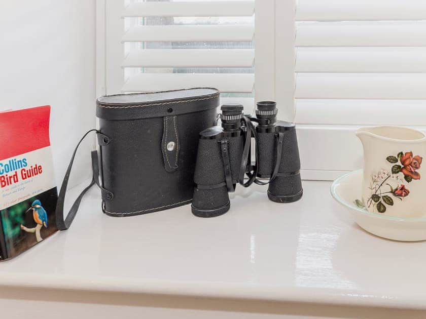 Views of surrounding countryside perfect for bird watching | Ty· Macsen - Ty Coch Chatham, Llandwrog, near Caernarfon
