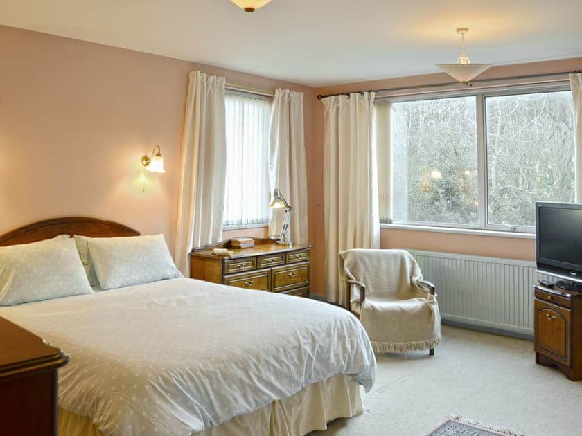 Comfortable master bedroom | Woodside, Boyndie, Banff