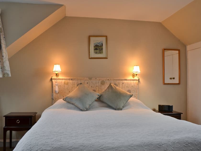 Double bedroom | Edenwoodend Cottage, Cupar, near St. Andrews