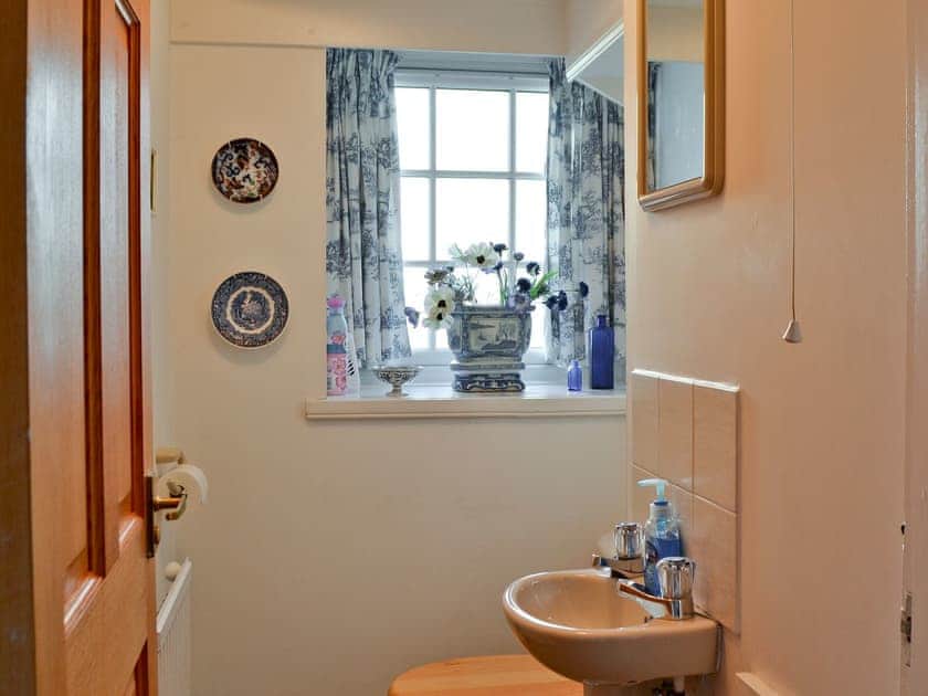 Bathroom | Edenwoodend Cottage, Cupar, near St. Andrews