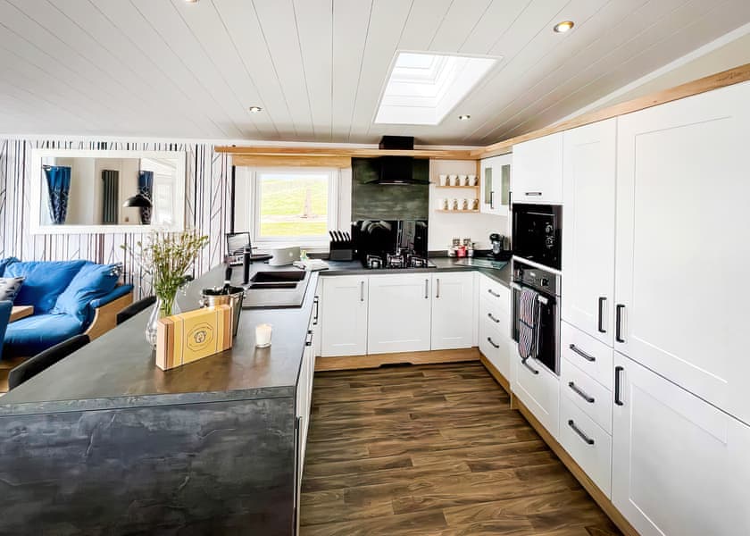 Platinum Lodge Bay View - Aber Bay Holiday Park, Clarach