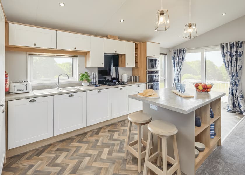 Platinum Lodge Bay View - Aber Bay Holiday Park, Clarach