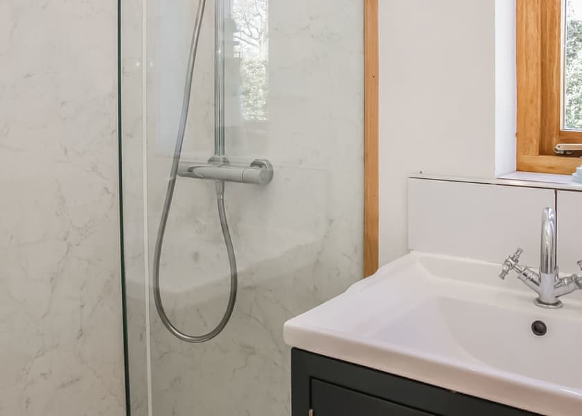 Buzzard Lodge - Acksea Lodges, Oswestry