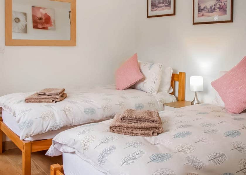 Moorhen Lodge - Acksea Lodges, Oswestry