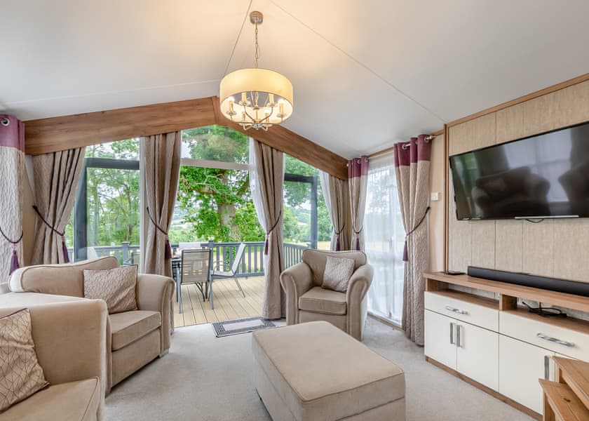 Typical | Symphony 3 Hot Tub Pet - Andrewshayes Orchard Retreat, Axminster