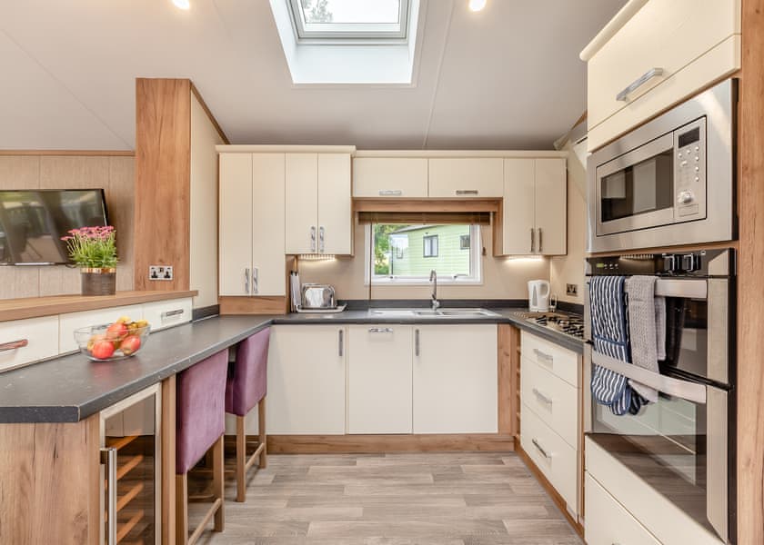 Typical | Symphony 3 Hot Tub Pet - Andrewshayes Orchard Retreat, Axminster