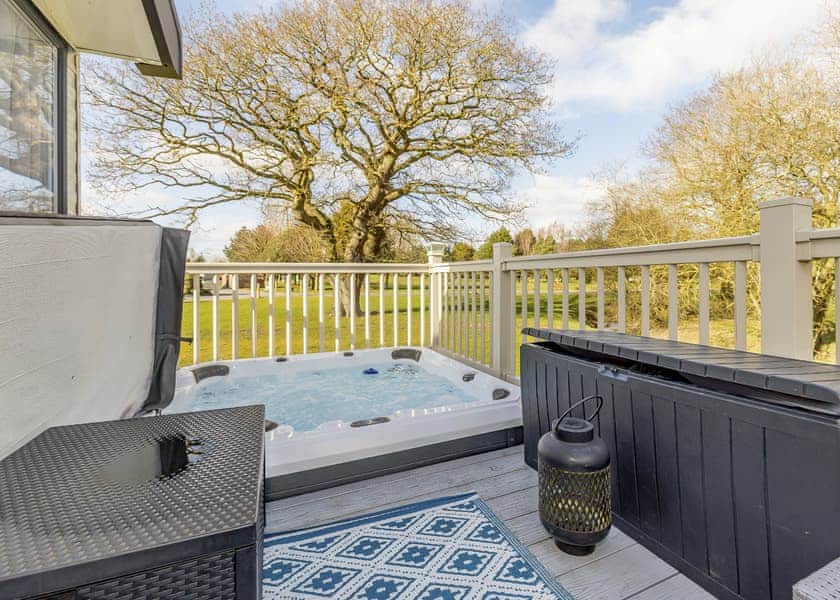 Typical | Bronze Holiday Home P/F - Allerthorpe Country Park, Pocklington