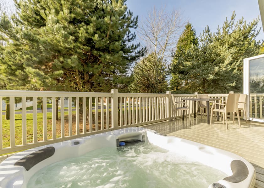 Typical | Gold Lodge P/F - Allerthorpe Country Park, Pocklington