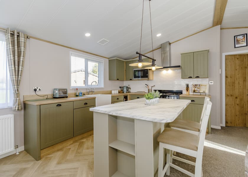 Typical | Gold Lodge P/F - Allerthorpe Country Park, Pocklington