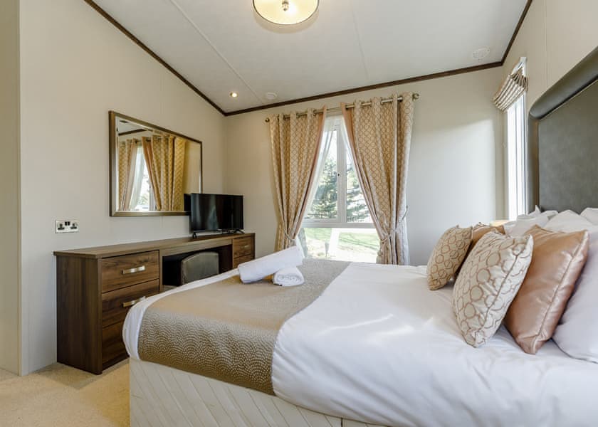 Typical | Gold Lodge P/F - Allerthorpe Country Park, Pocklington
