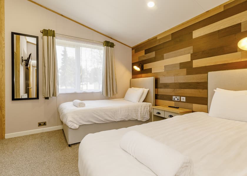 Typical | Gold Lodge P/F - Allerthorpe Country Park, Pocklington