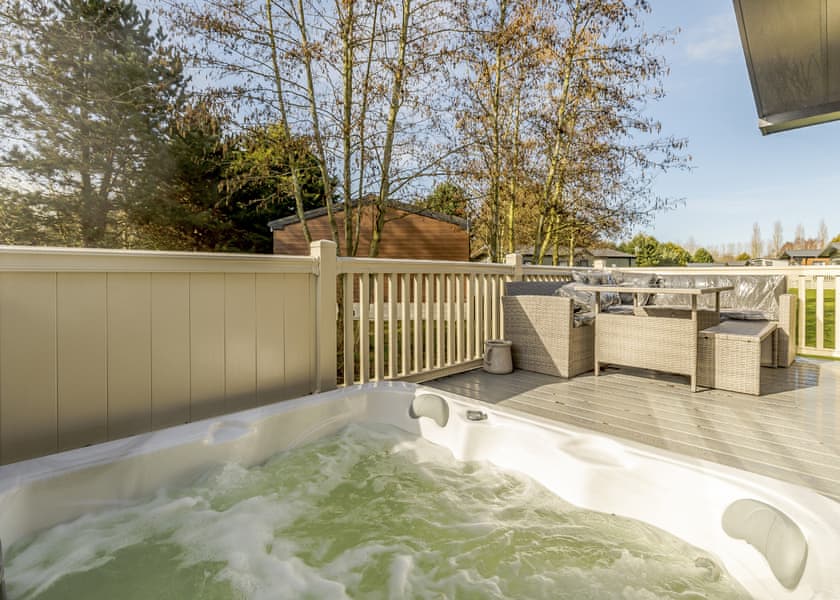 Typical | Gold Lodge VIP P/F - Allerthorpe Country Park, Pocklington