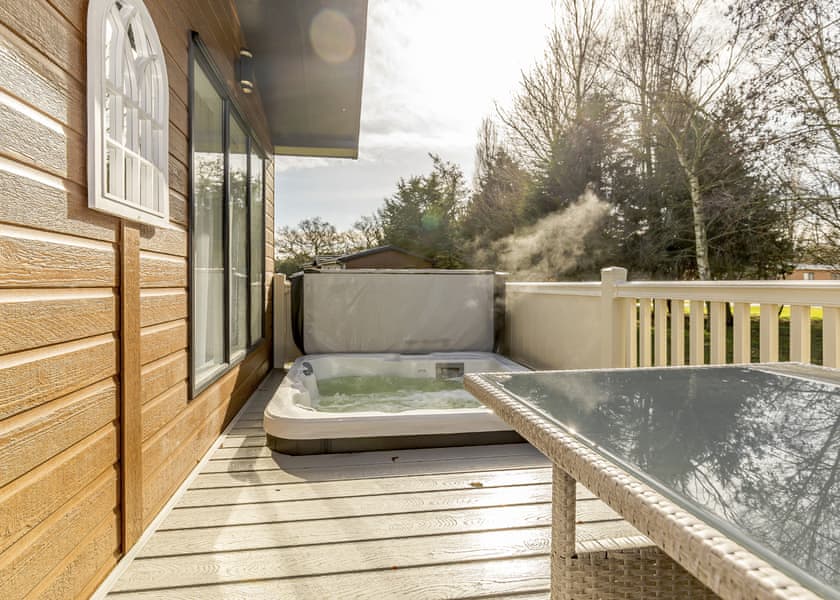 Typical | Gold Lodge VIP P/F - Allerthorpe Country Park, Pocklington