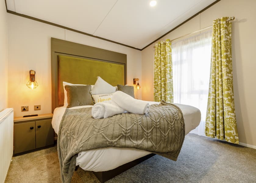 Typical | Gold Lodge VIP P/F - Allerthorpe Country Park, Pocklington