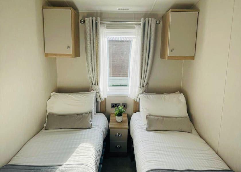 Typical | Silver Holiday Home P/F - Allerthorpe Country Park, Pocklington