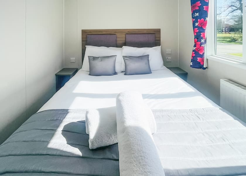 The Hideaway - Allerthorpe Country Park, Pocklington