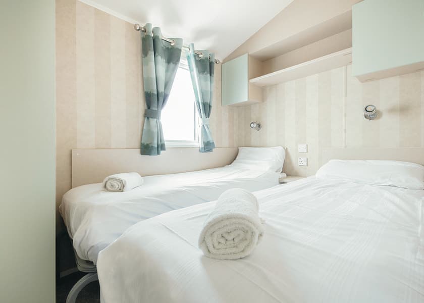 Allhallows Bronze 2 Front Row/Sea View - Kent Coast Holiday Park, Nr Rochester, Kent