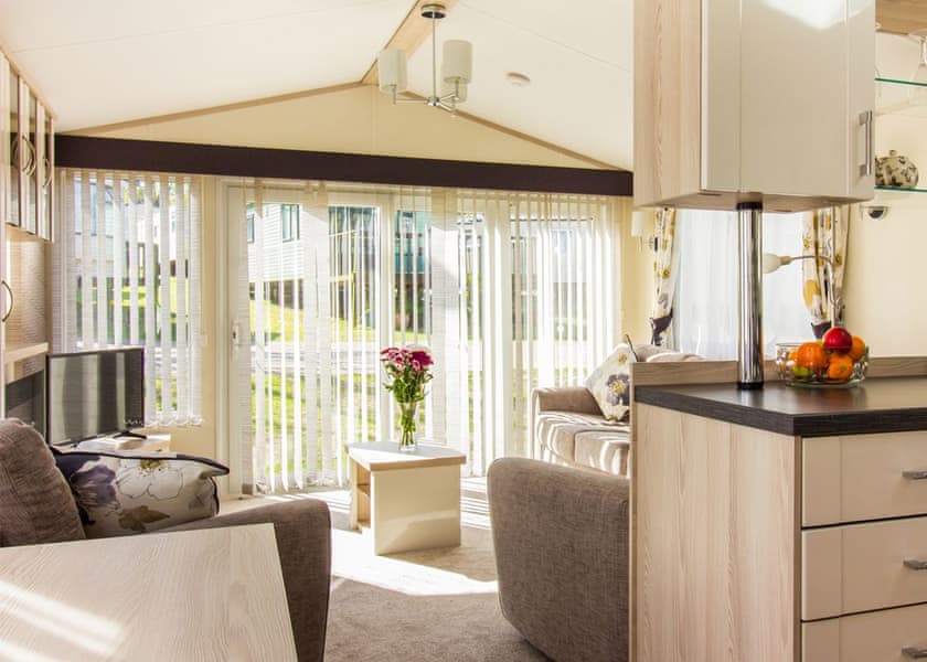 Oak 3 Hot Tub + Private Garden - Andrewshayes Holiday Park, Axminster