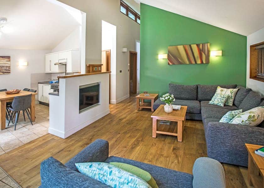 Golden Oak 1 - Ardgartan Argyll Lodges, Arrochar, Argyll and Bute