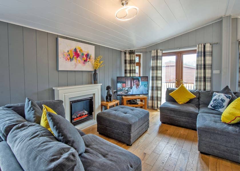 Kingfisher Plus Lake View - Ashlea Pools Lodges, Hopton Heath, Craven Arms