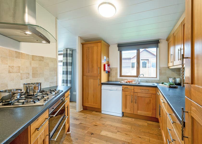 Kingfisher Plus Lake View - Ashlea Pools Lodges, Hopton Heath, Craven Arms
