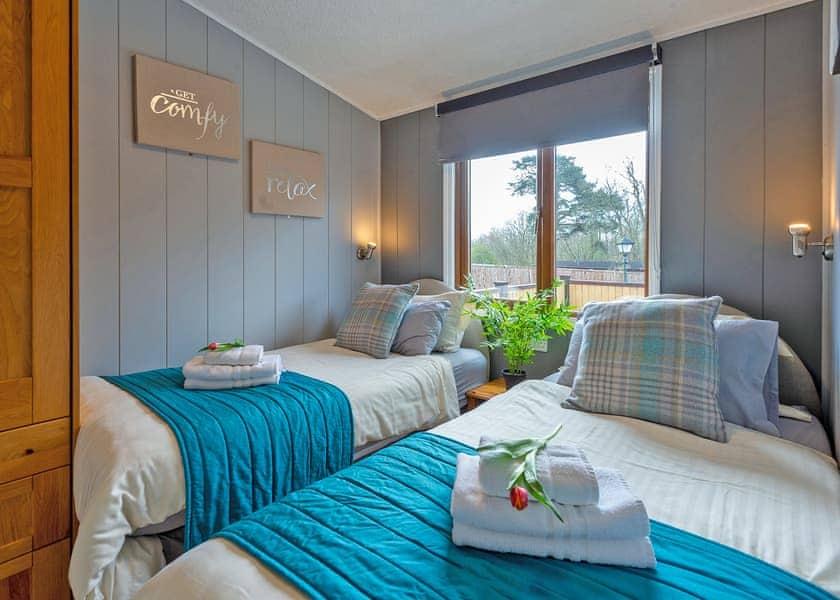 Kingfisher Plus Lake View - Ashlea Pools Lodges, Hopton Heath, Craven Arms