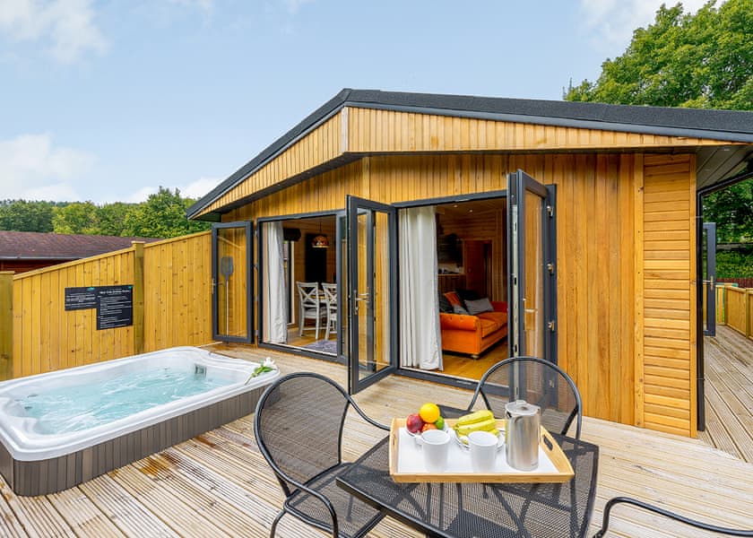 Goldcrest VIP Lake View - Ashlea Pools Lodges, Hopton Heath, Craven Arms