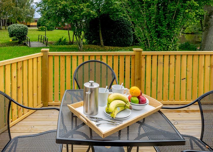 Goldcrest VIP Lake View - Ashlea Pools Lodges, Hopton Heath, Craven Arms