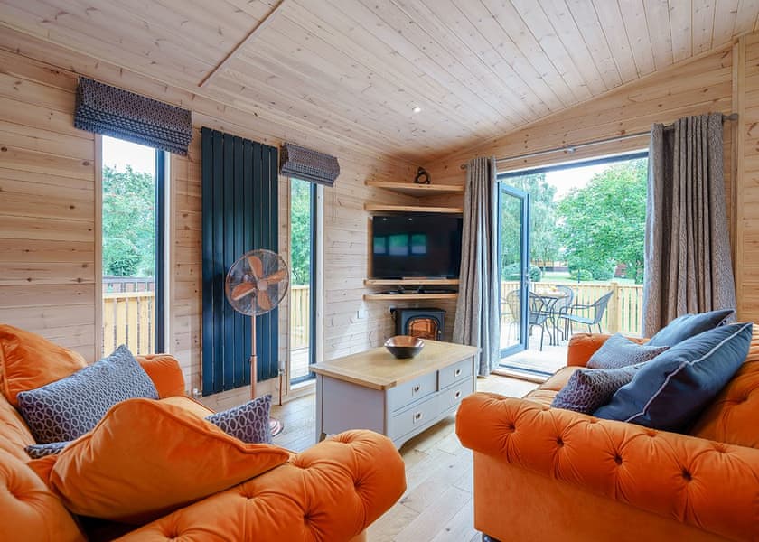 Goldcrest VIP Lodge - Ashlea Pools Lodges, Hopton Heath, Craven Arms