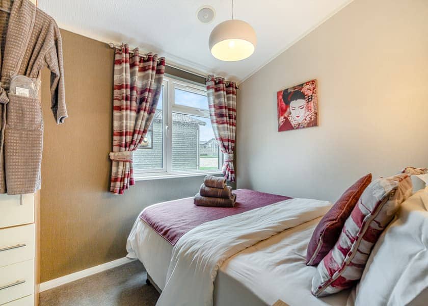 Oak Deluxe 6 - Ashby Woulds Lodges and Spa, Overseal, Nr Ashby-de-la-Zouch